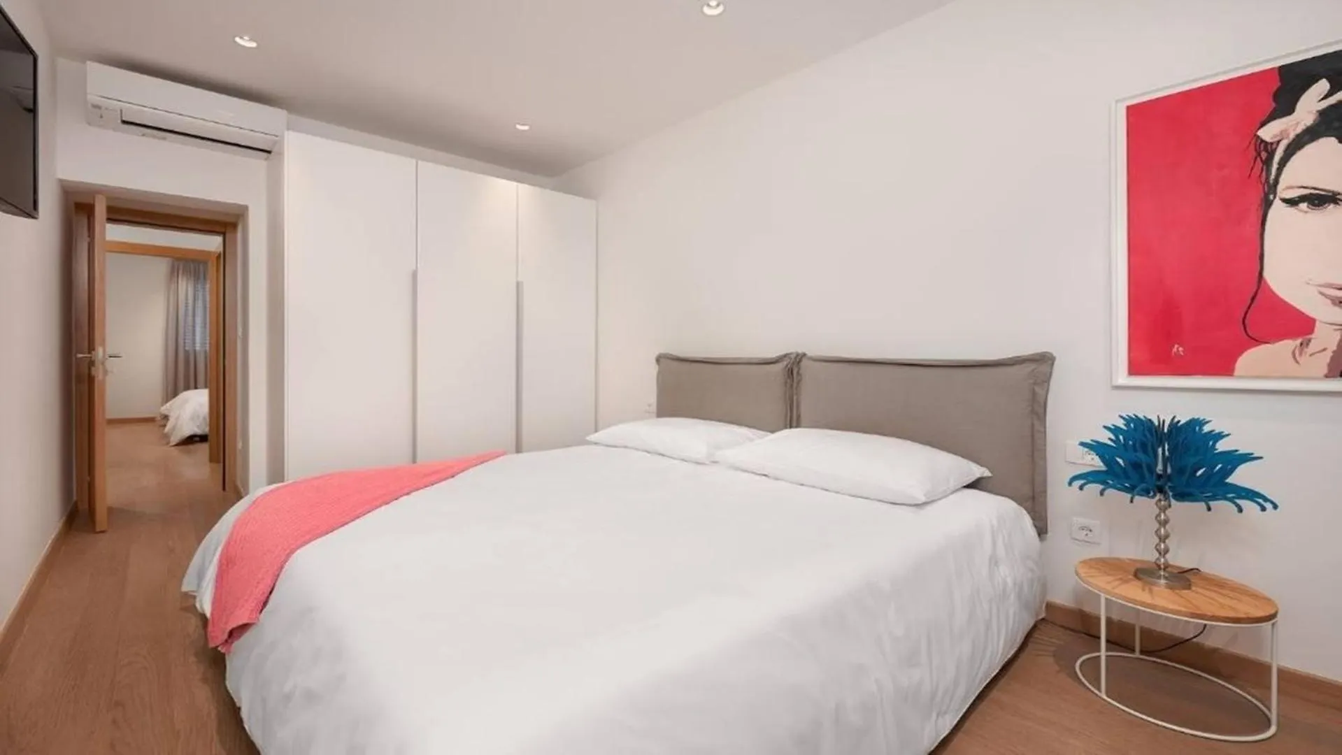 Gorgeous Split Apartment For 8 Guests