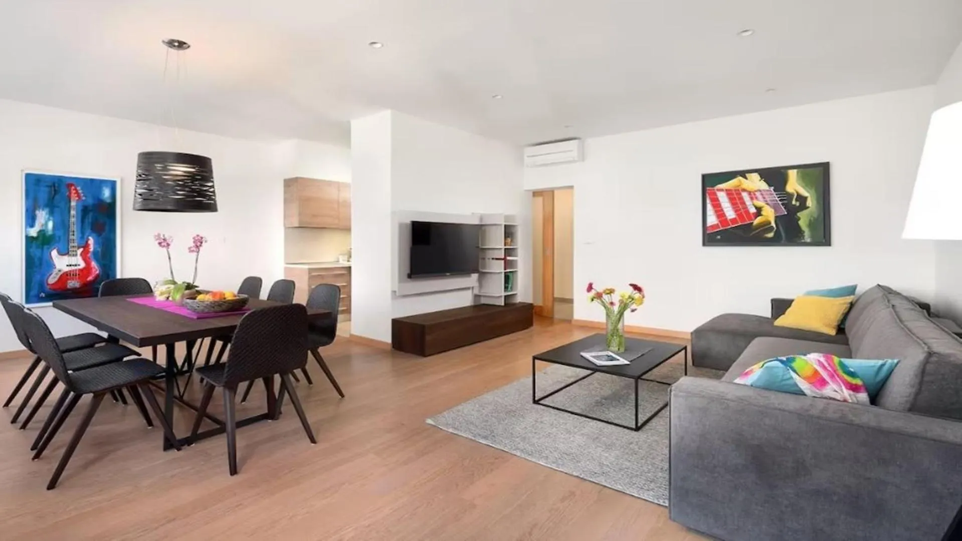 Gorgeous Split Apartment For 8 Guests